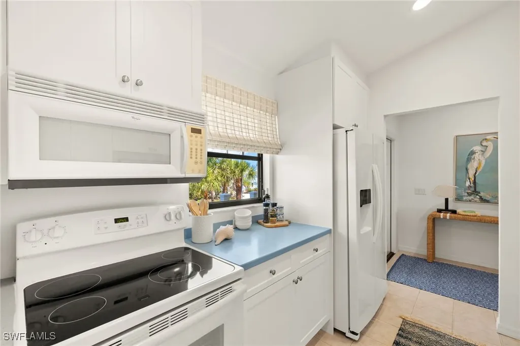 458 Lake Murex Circle Sanibel FL 33957