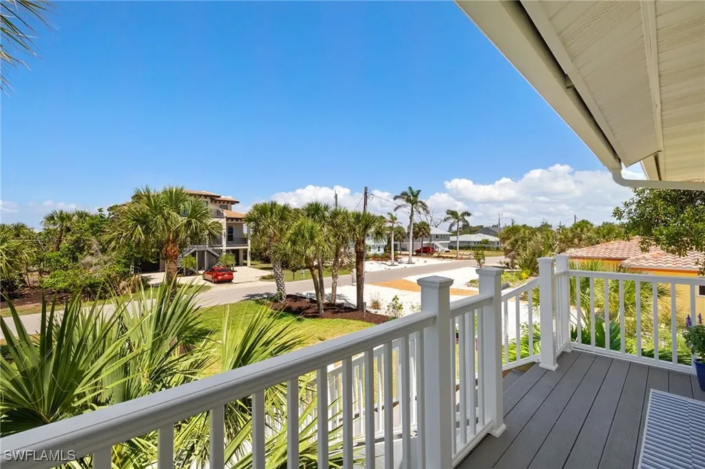 458 Lake Murex Circle Sanibel FL 33957
