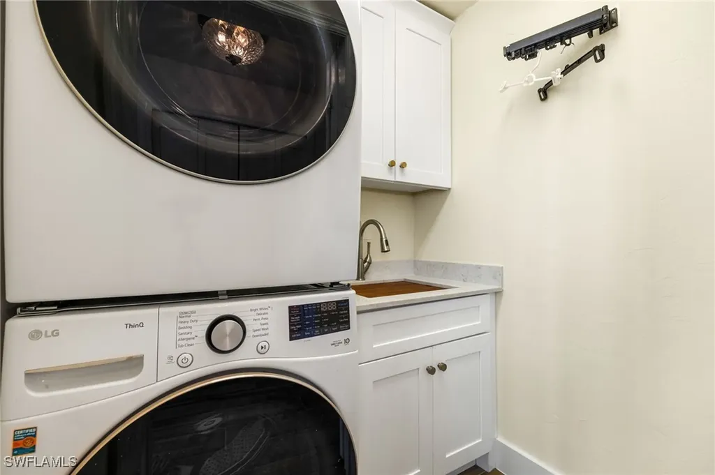 489 E Gulf Drive Sanibel FL 33957