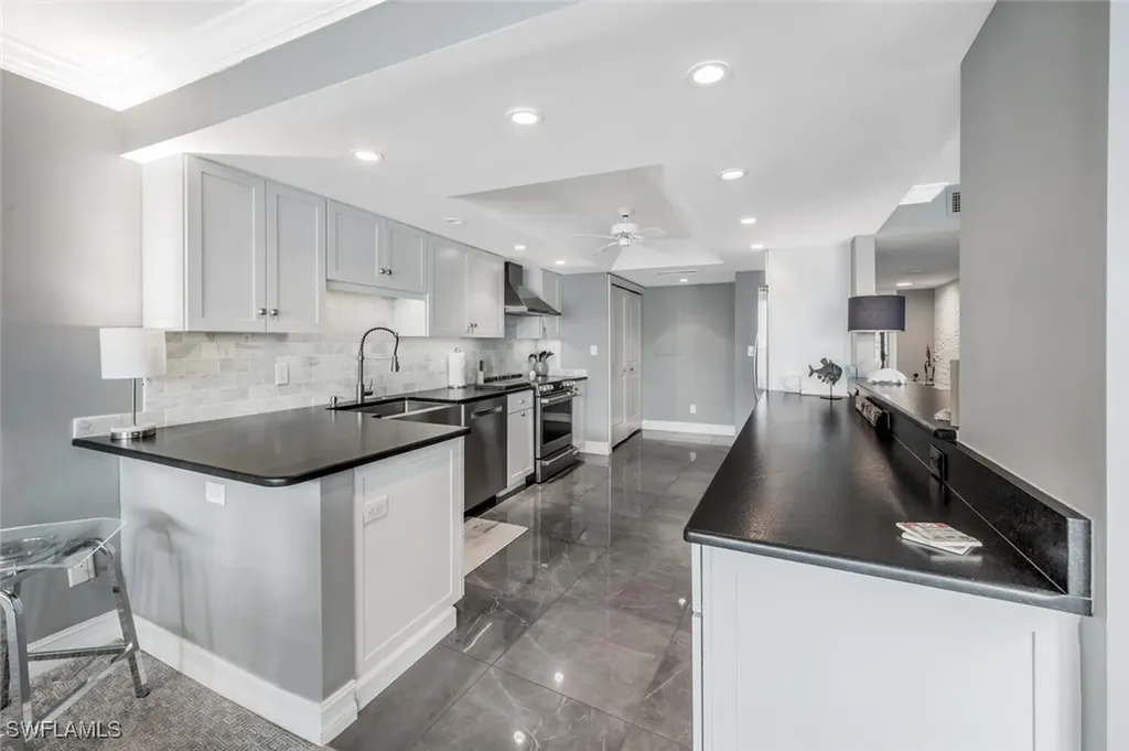 2381 Gulf Shore Boulevard N Naples FL 34103