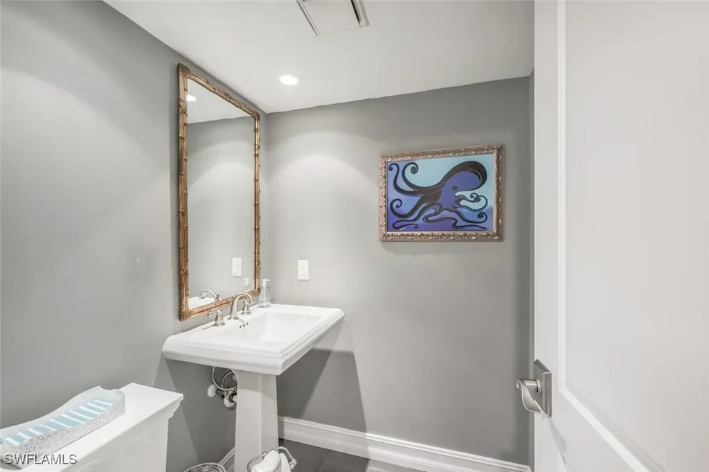 2381 Gulf Shore Boulevard N Naples FL 34103