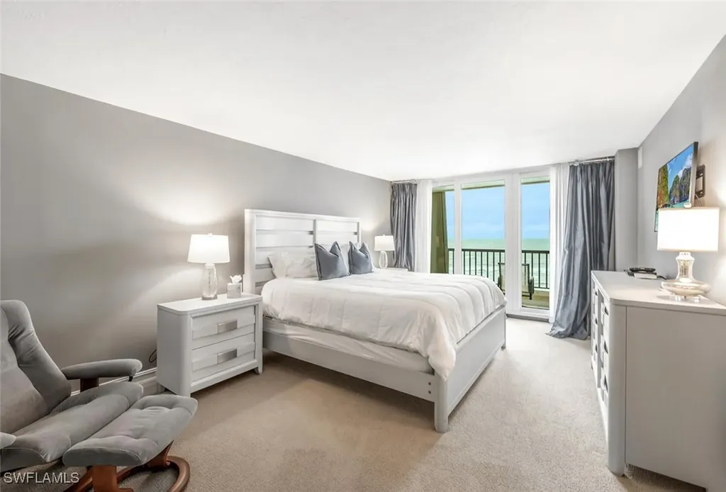 2381 Gulf Shore Boulevard N Naples FL 34103