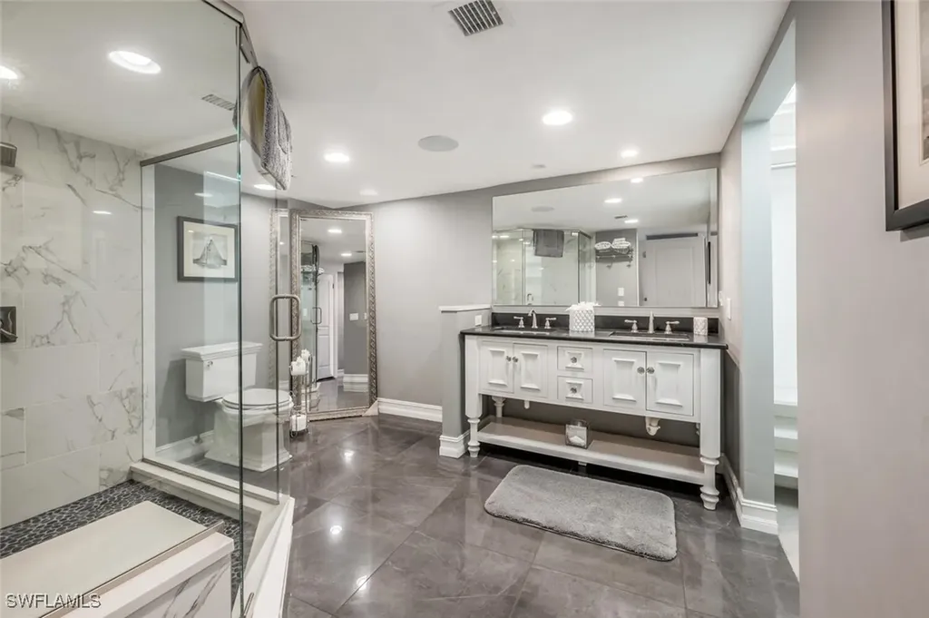 2381 Gulf Shore Boulevard N Naples FL 34103