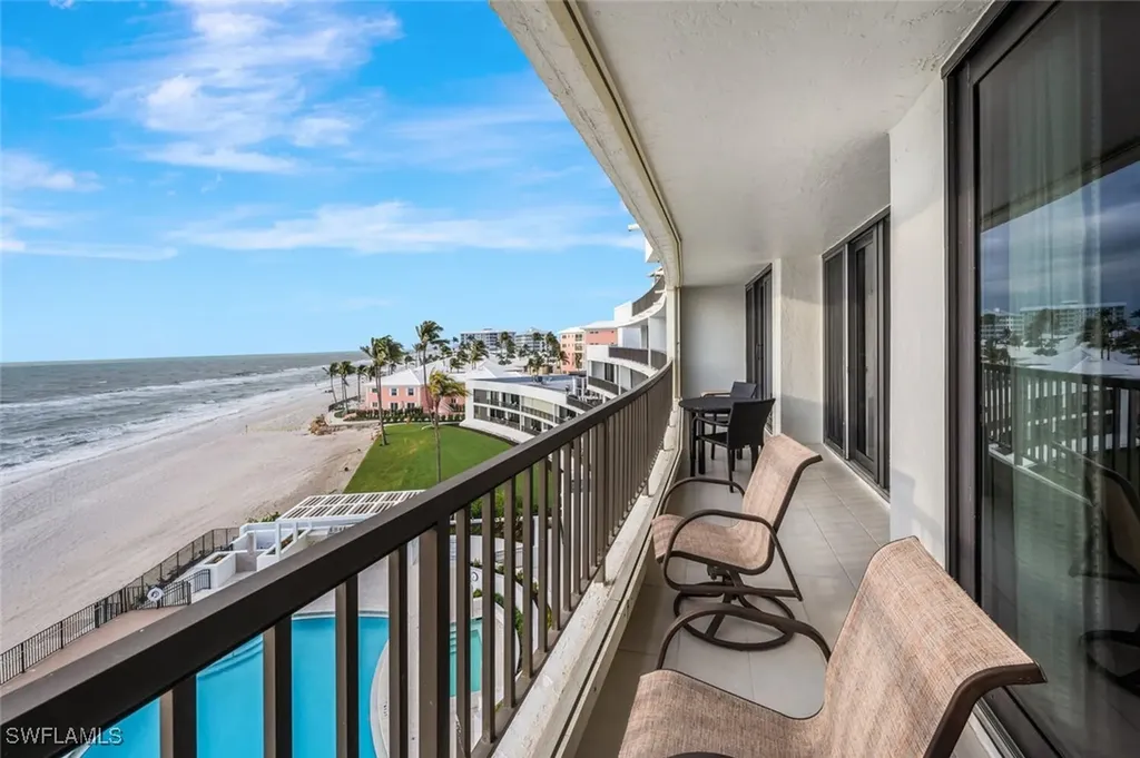 2381 Gulf Shore Boulevard N Naples FL 34103