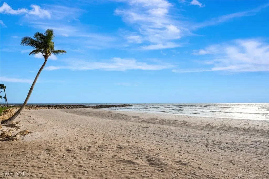 2381 Gulf Shore Boulevard N Naples FL 34103