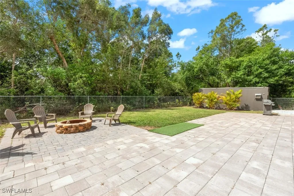 3009 35th Street SW Lehigh Acres FL 33976