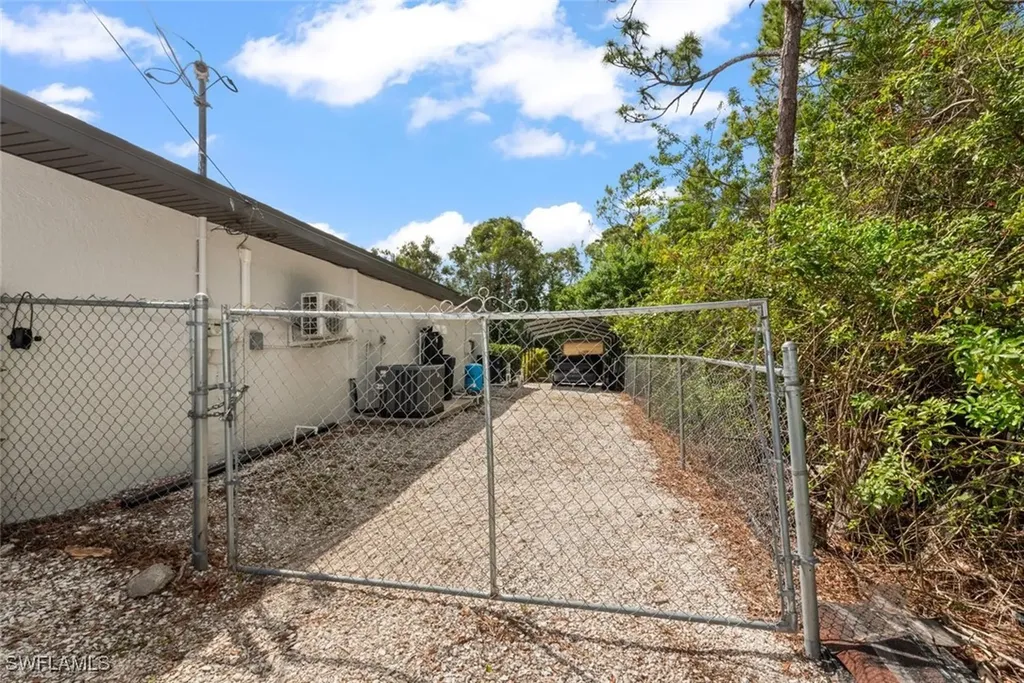 3009 35th Street SW Lehigh Acres FL 33976