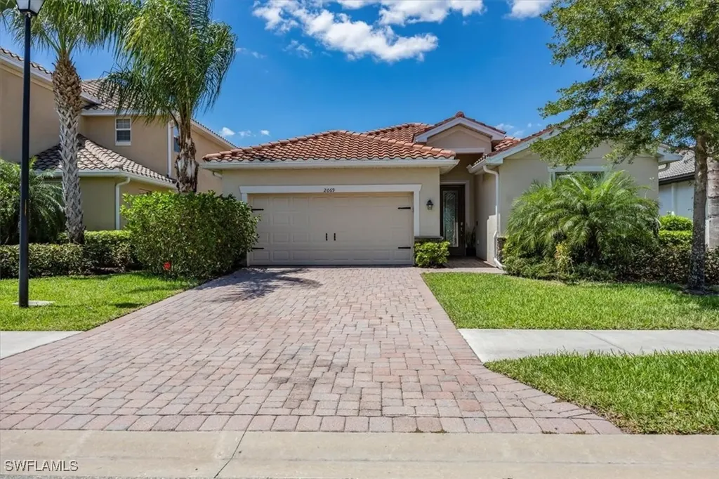 Naples FL, 2069 Hamlin Street