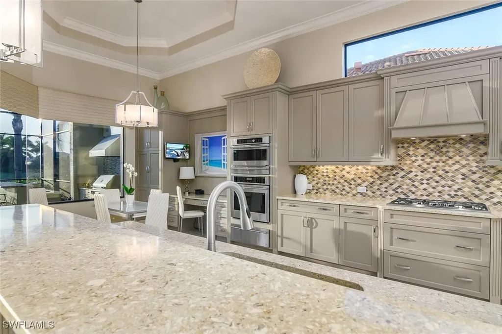 6652 Costa Circle Naples FL 34113