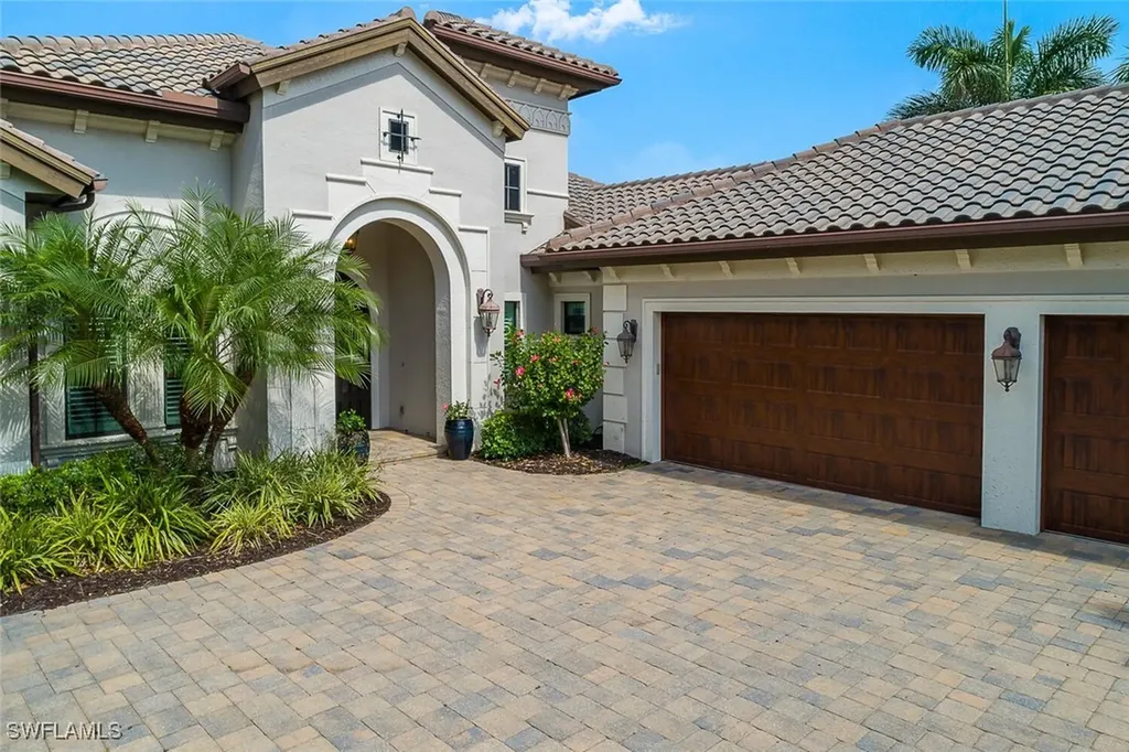 6652 Costa Circle Naples FL 34113