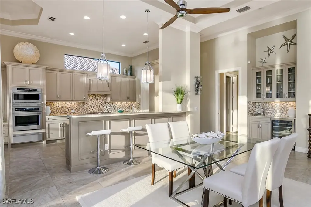 6652 Costa Circle Naples FL 34113