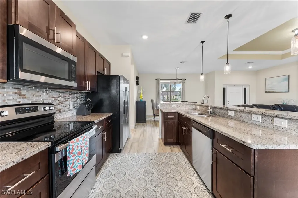 2717 Shelby Parkway Cape Coral FL 33904