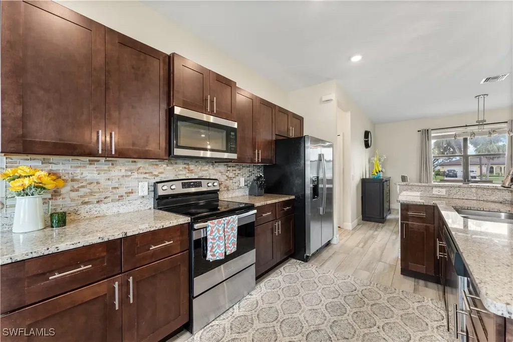 2717 Shelby Parkway Cape Coral FL 33904