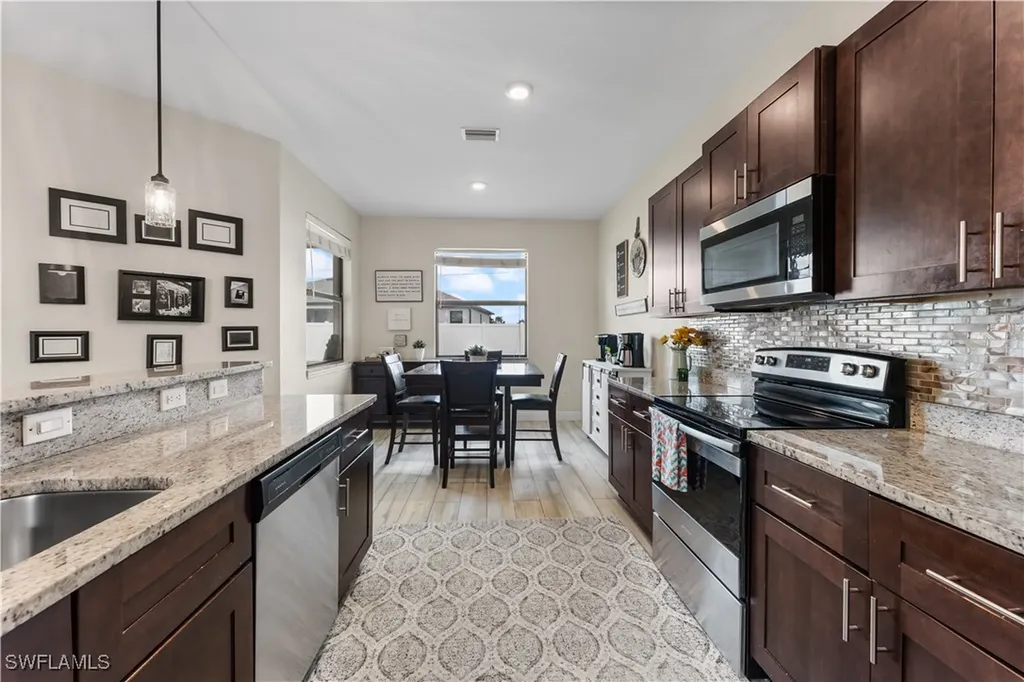 2717 Shelby Parkway Cape Coral FL 33904