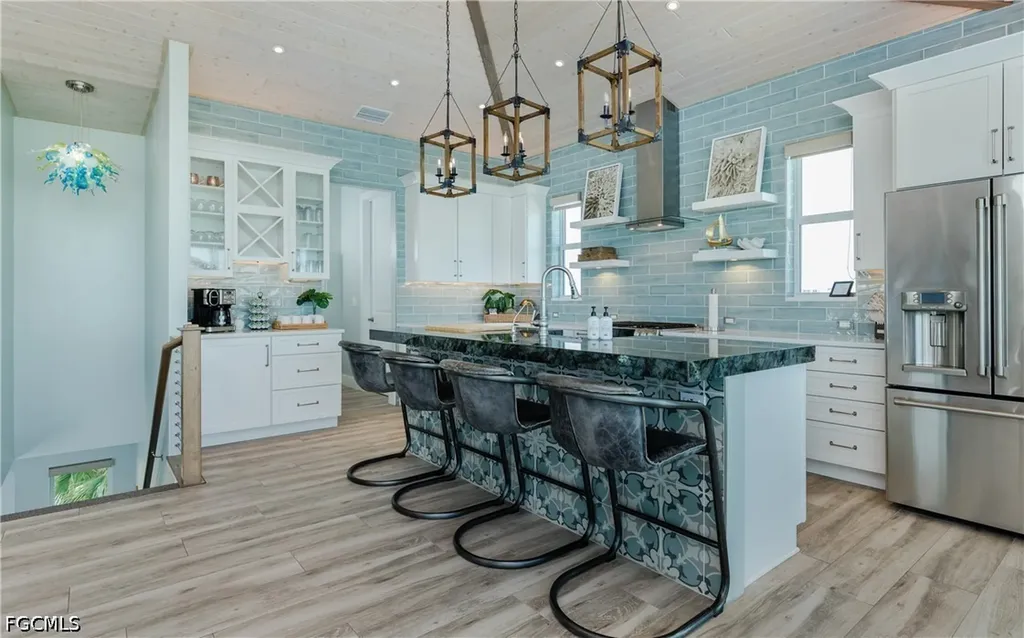 4620 Oro Pesos Lane Upper Captiva FL 33924