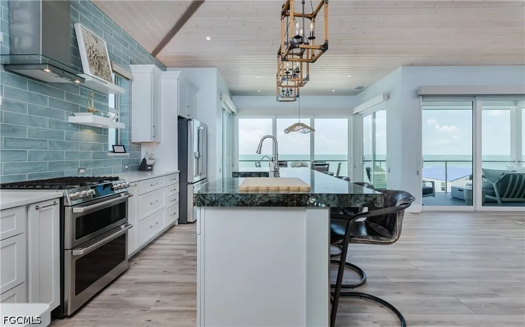 4620 Oro Pesos Lane Upper Captiva FL 33924