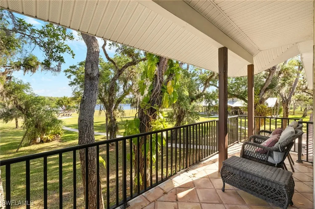 18925 S River Road Alva FL 33920