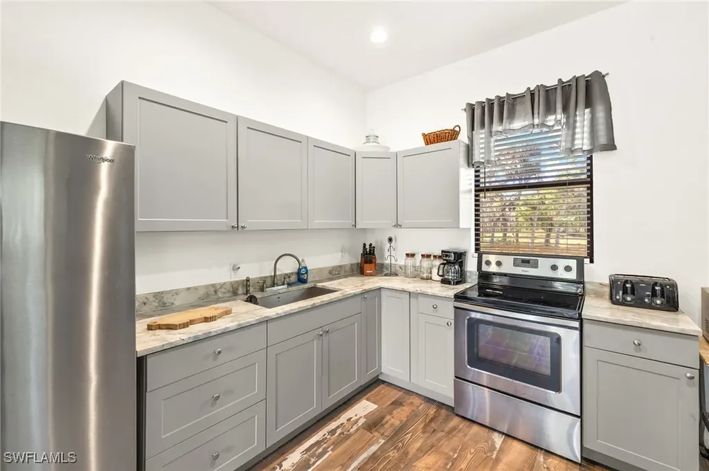 18925 S River Road Alva FL 33920