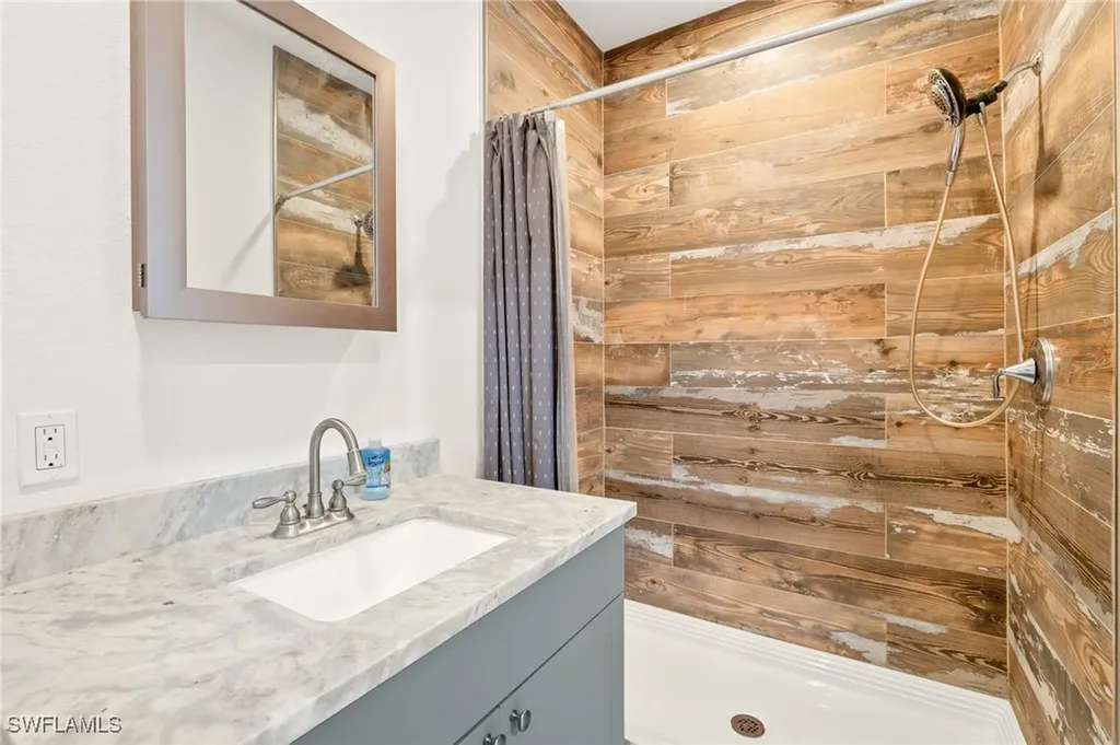 18925 S River Road Alva FL 33920