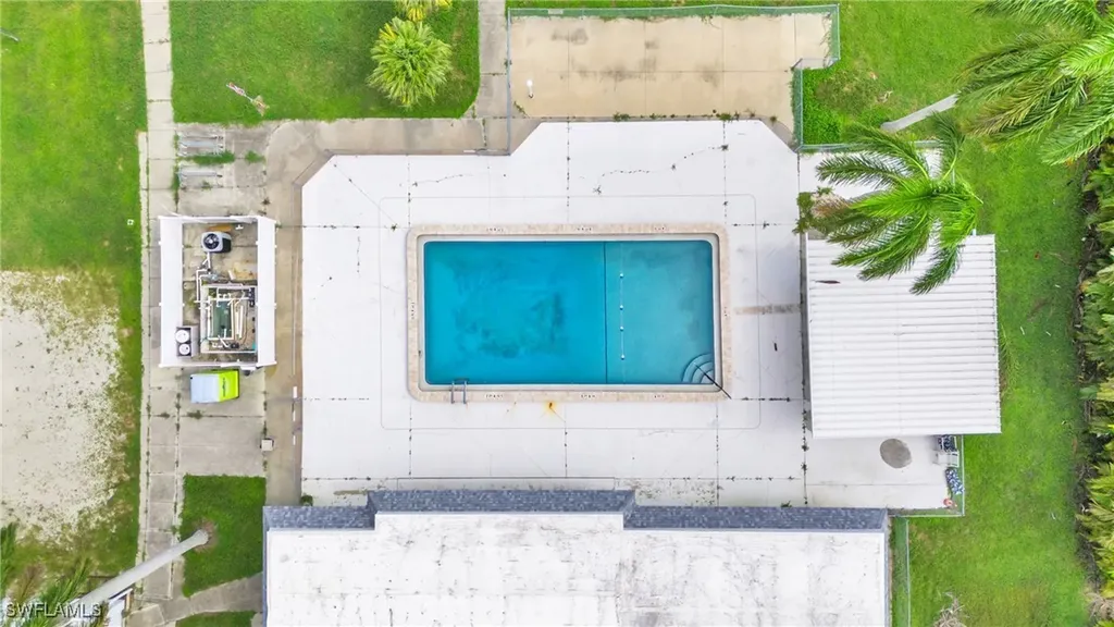 99 Oak Lane Fort Myers FL 33908