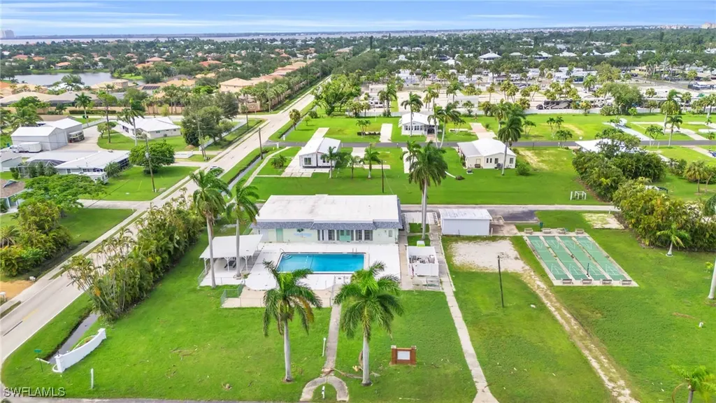 99 Oak Lane Fort Myers FL 33908