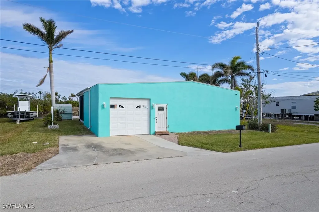 3864 Royal Palm Drive St. James City FL 33956