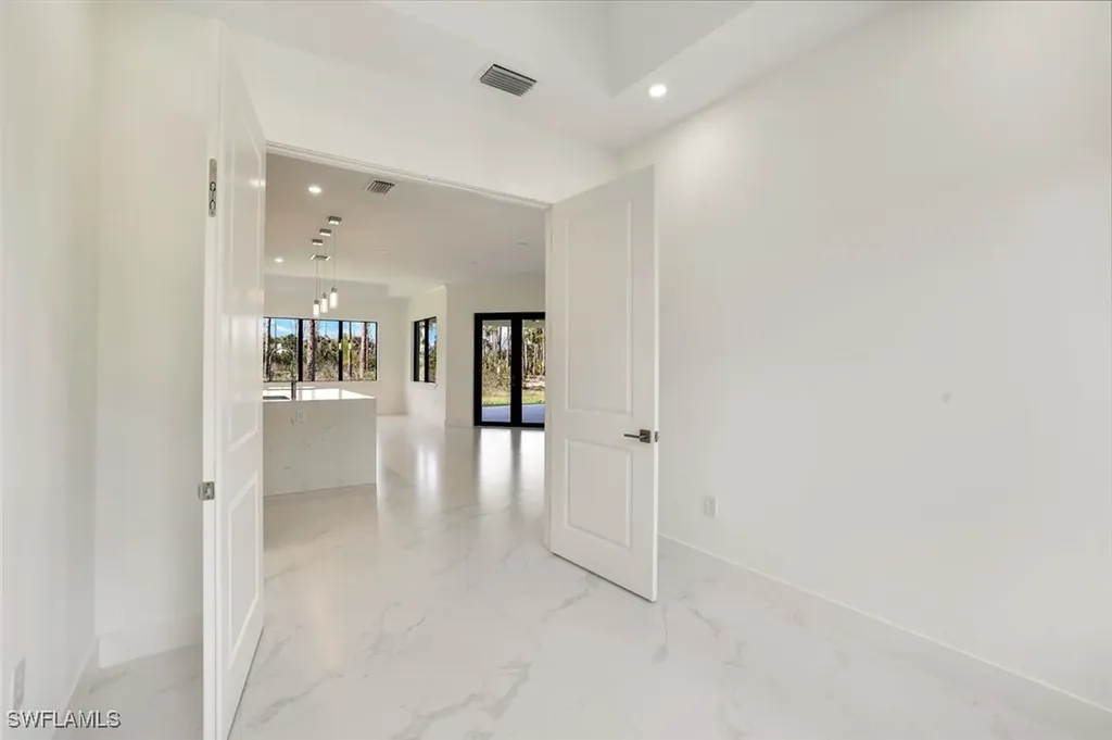 135 18th Avenue NW Naples FL 34120