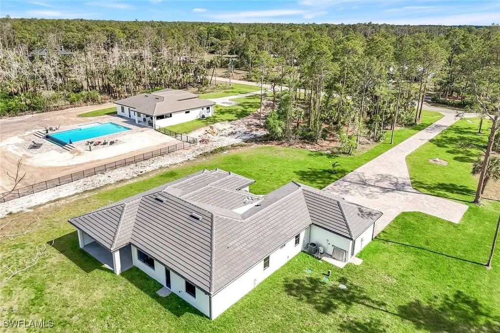 135 18th Avenue NW Naples FL 34120