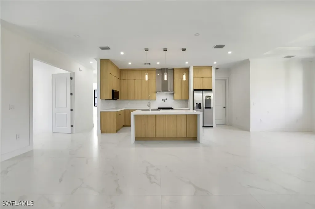 135 18th Avenue NW Naples FL 34120