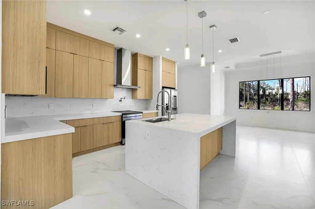 135 18th Avenue NW Naples FL 34120