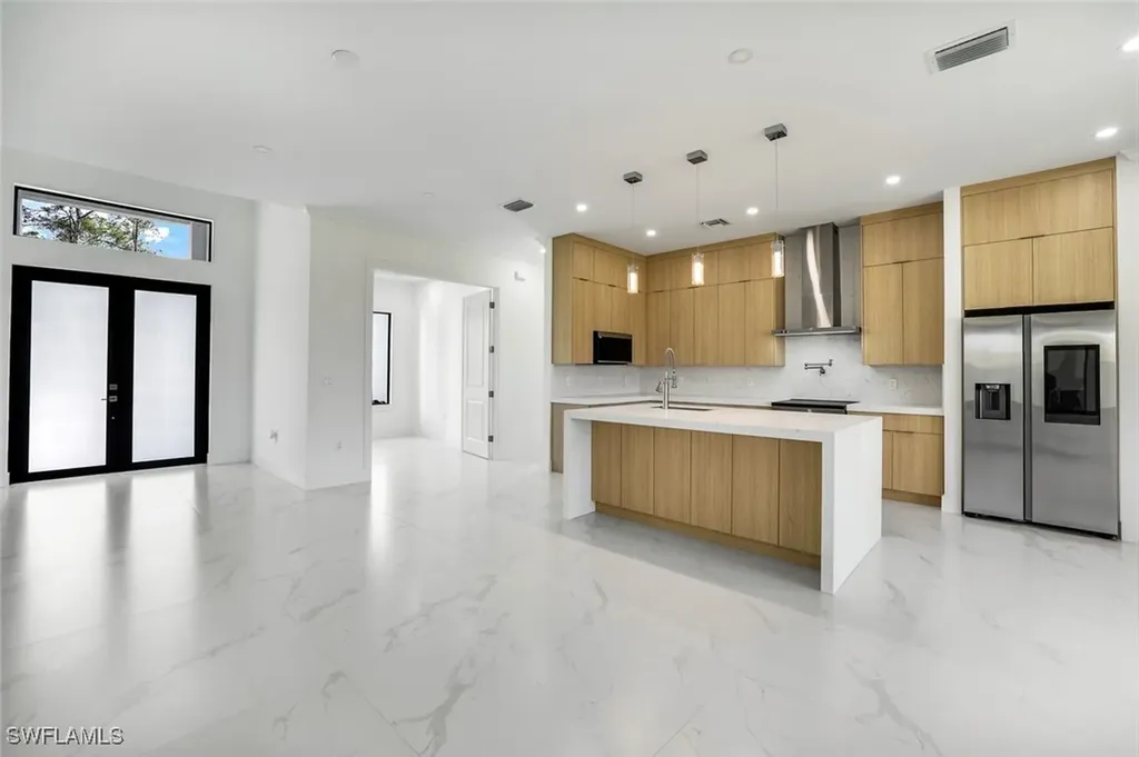 135 18th Avenue NW Naples FL 34120