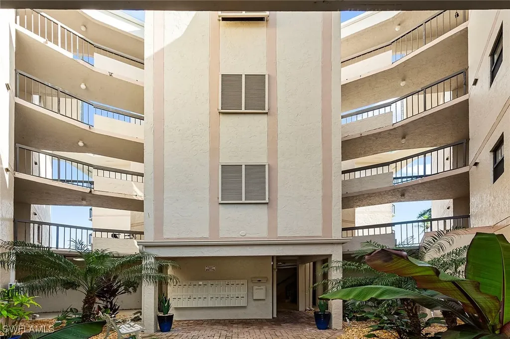 845 Collier Court Marco Island FL 34145