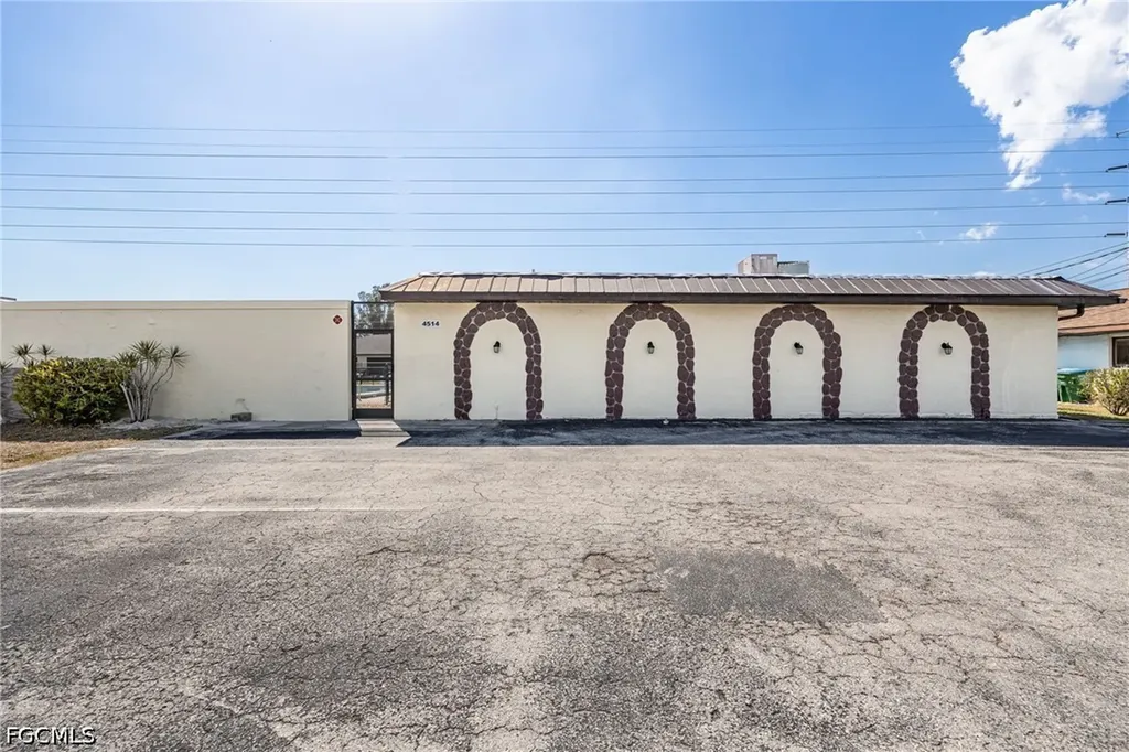 4514 Santa Barbara Boulevard Cape Coral FL 33914