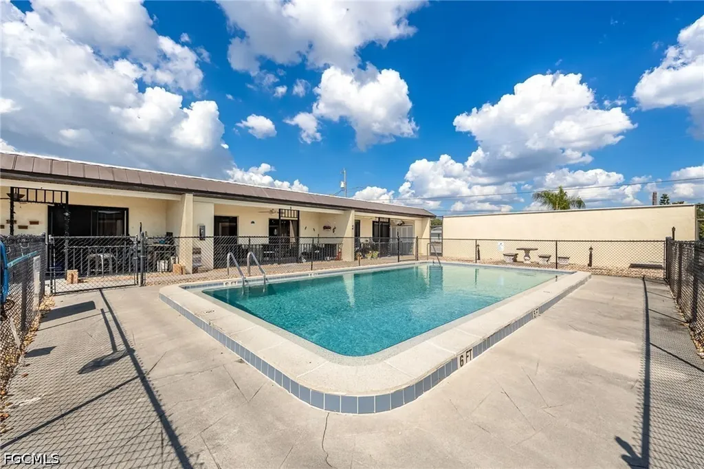 4514 Santa Barbara Boulevard Cape Coral FL 33914