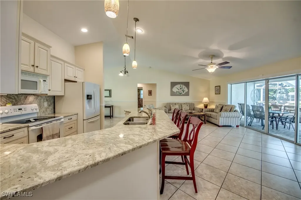 3528 SE 1st Place Cape Coral FL 33904
