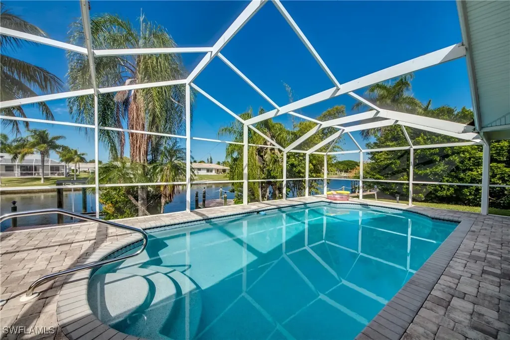 3528 SE 1st Place Cape Coral FL 33904