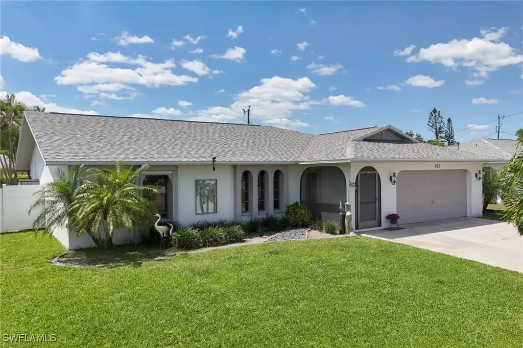 922 SE 32nd Terrace Cape Coral FL 33904