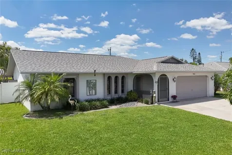 922 SE 32nd Terrace Cape Coral FL 33904