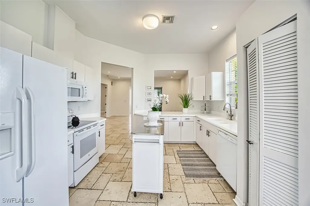 5482 Peppertree Drive Fort Myers FL 33908