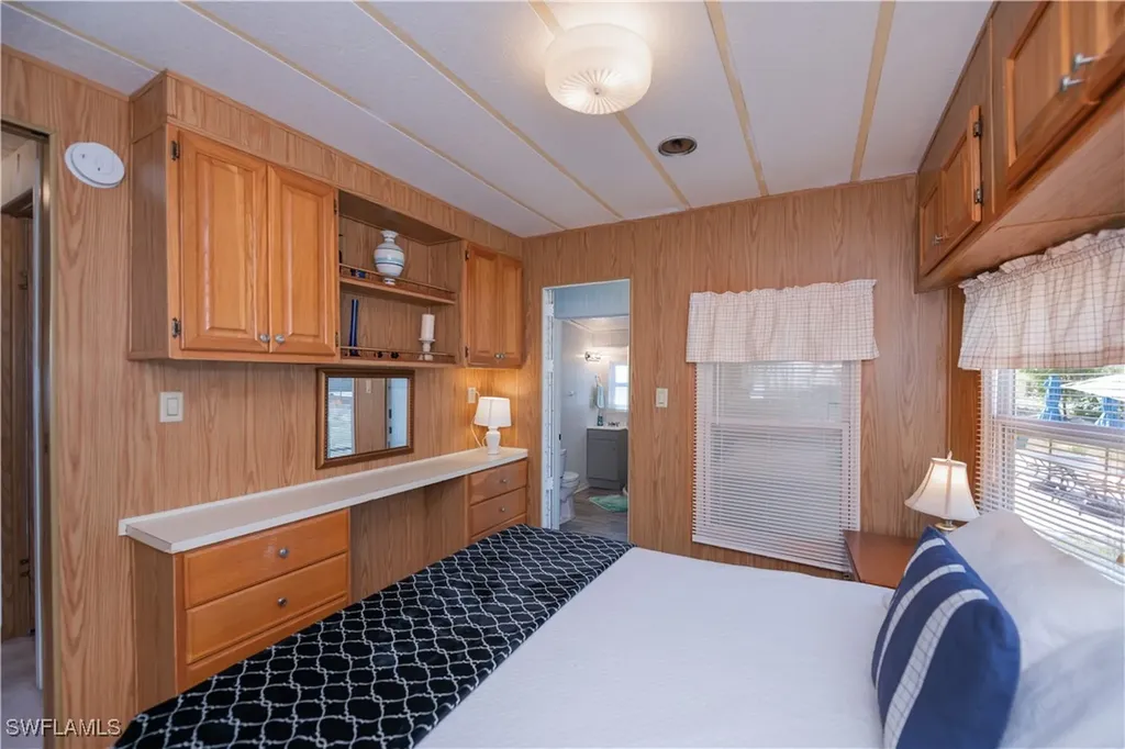 233 Caravan Circle North Fort Myers FL 33903