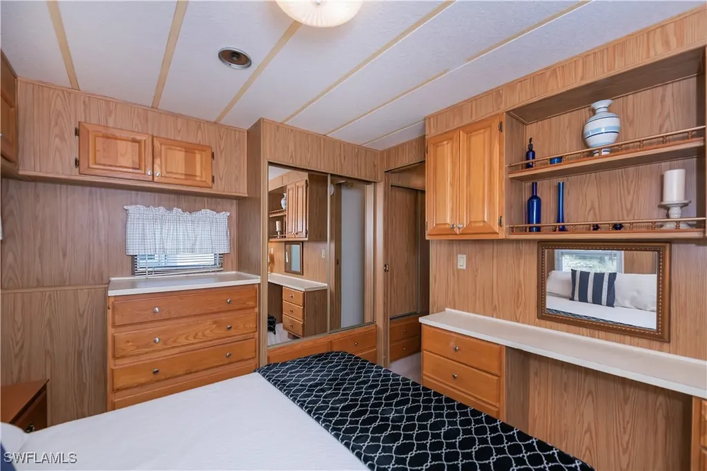 233 Caravan Circle North Fort Myers FL 33903