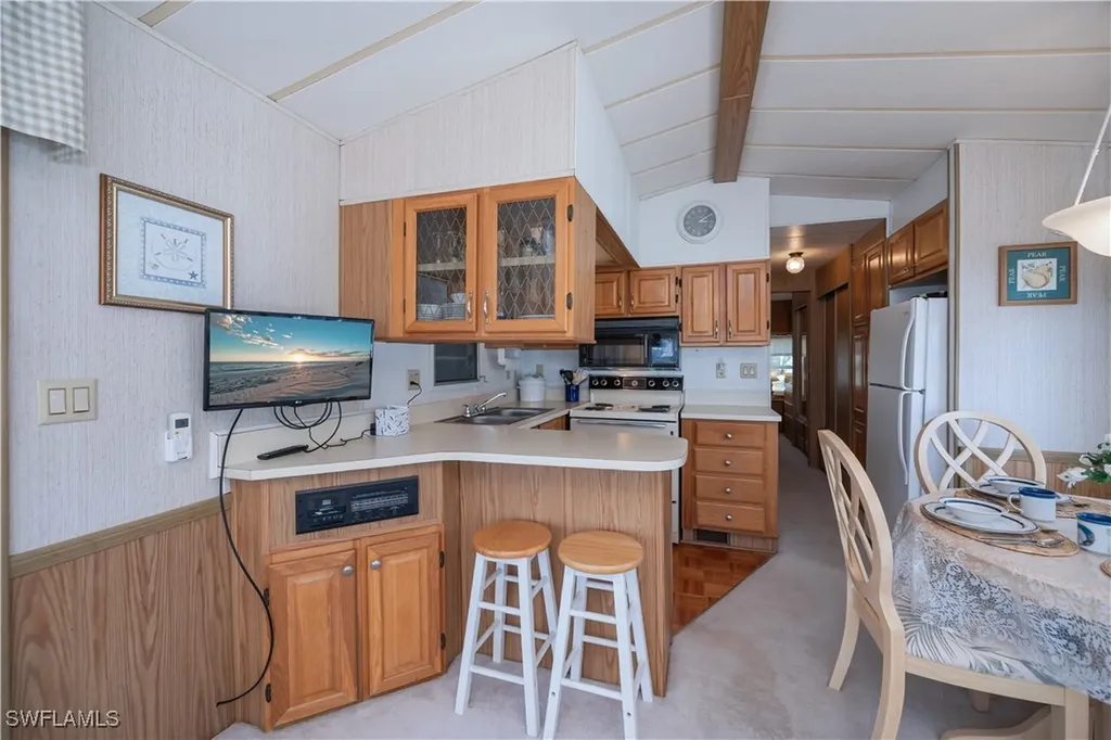 233 Caravan Circle North Fort Myers FL 33903