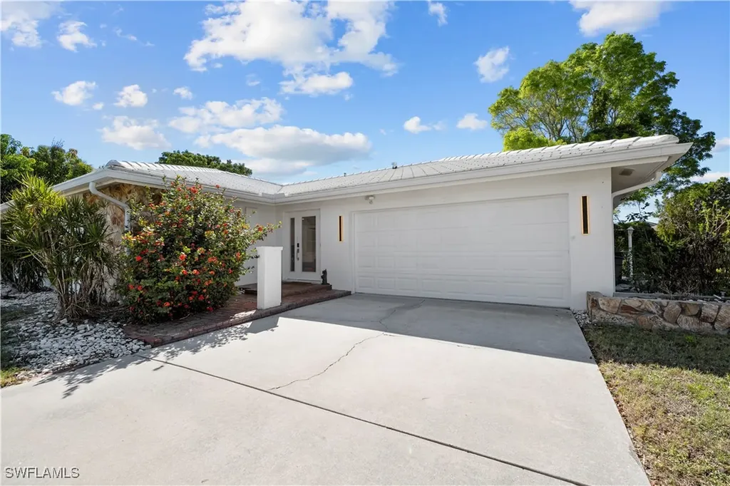 1515 Manchester Boulevard Fort Myers FL 33919