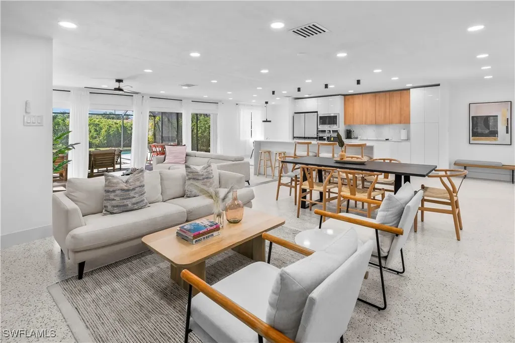 1515 Manchester Boulevard Fort Myers FL 33919