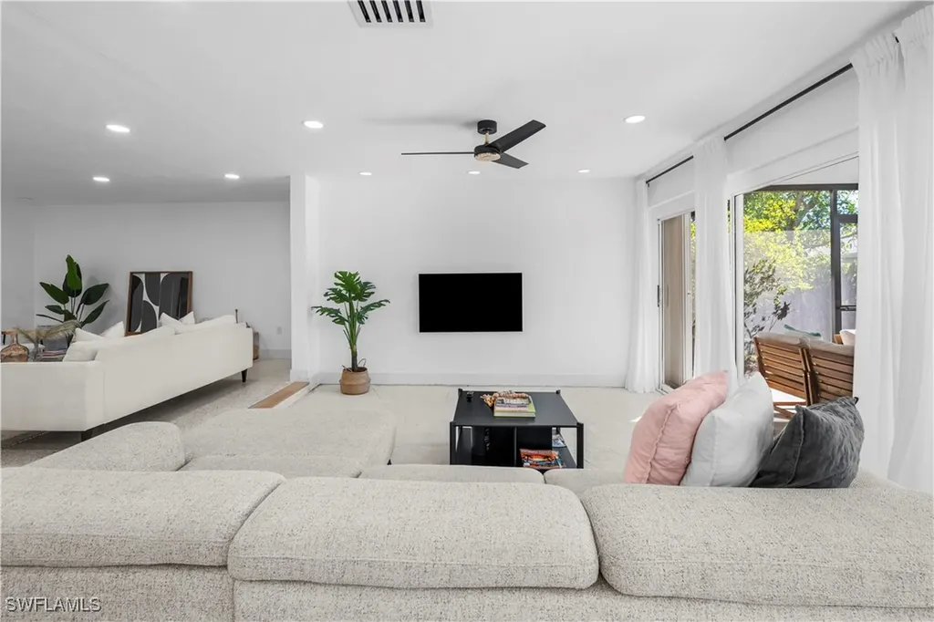 1515 Manchester Boulevard Fort Myers FL 33919
