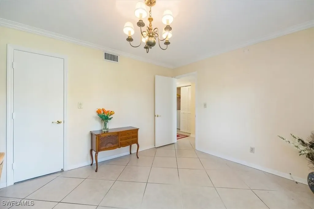 536 Lake Louise Circle Naples FL 34110
