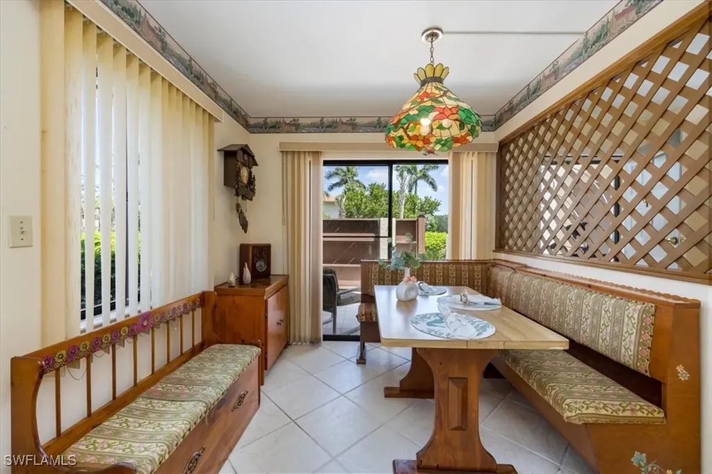 536 Lake Louise Circle Naples FL 34110