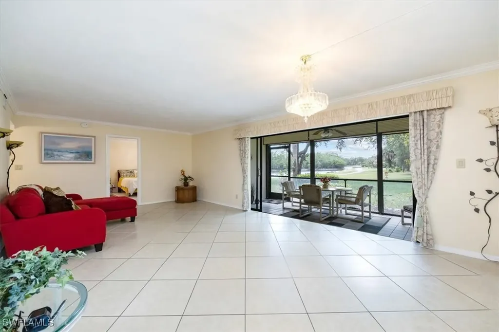 536 Lake Louise Circle Naples FL 34110