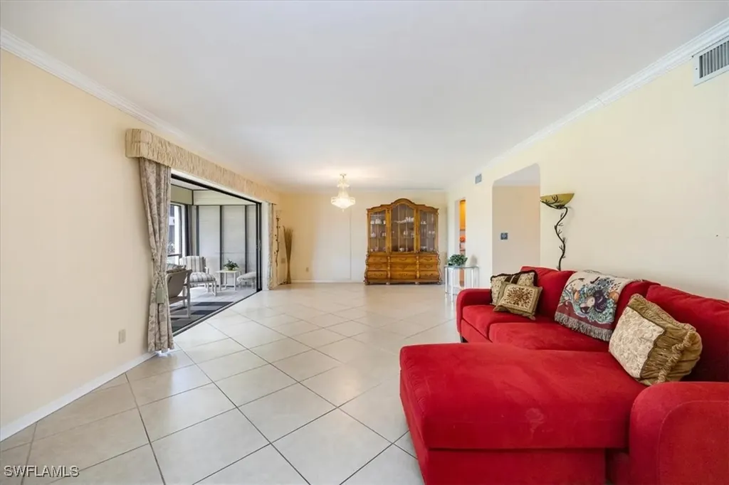 536 Lake Louise Circle Naples FL 34110