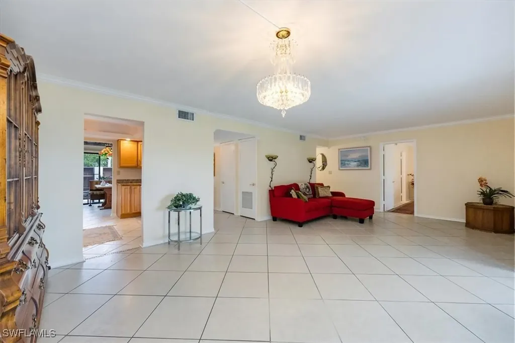 536 Lake Louise Circle Naples FL 34110